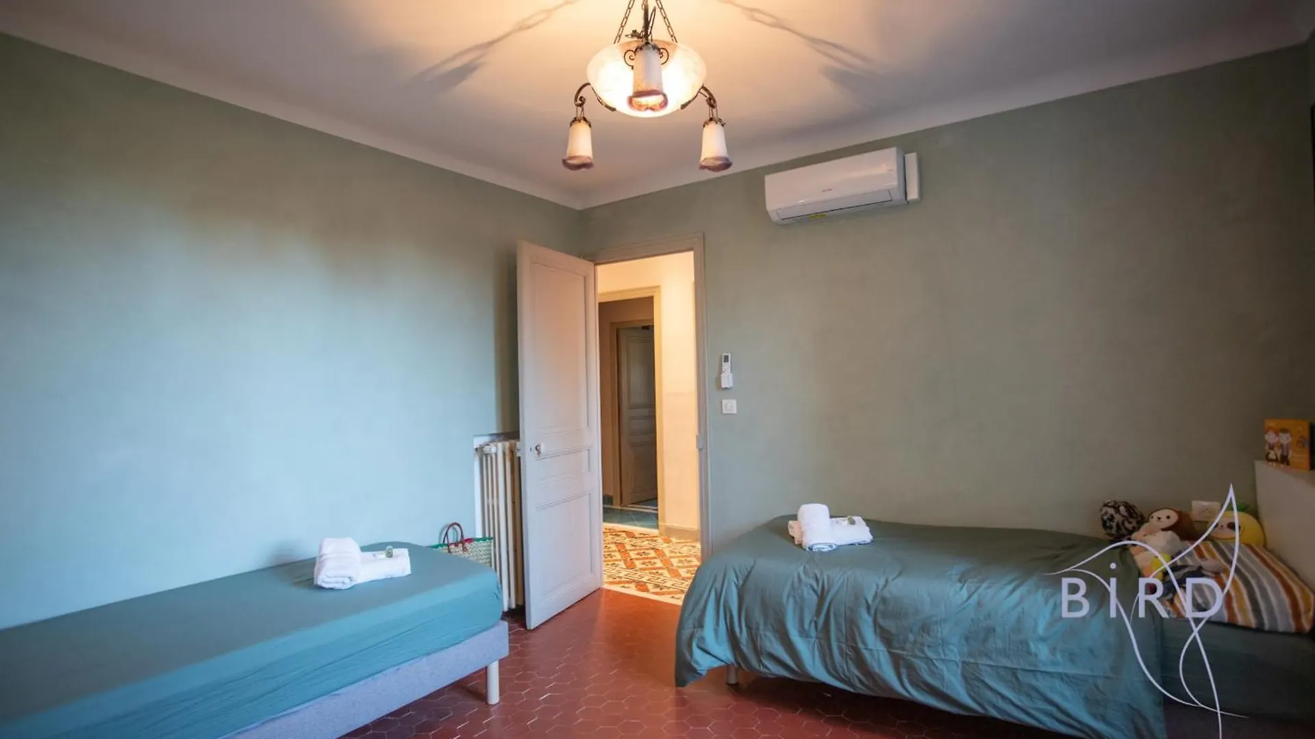 Charming Provencal Family Home La Tour